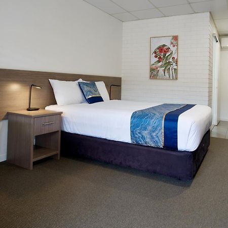 בונדברג Chalet Motor Inn מראה חיצוני תמונה