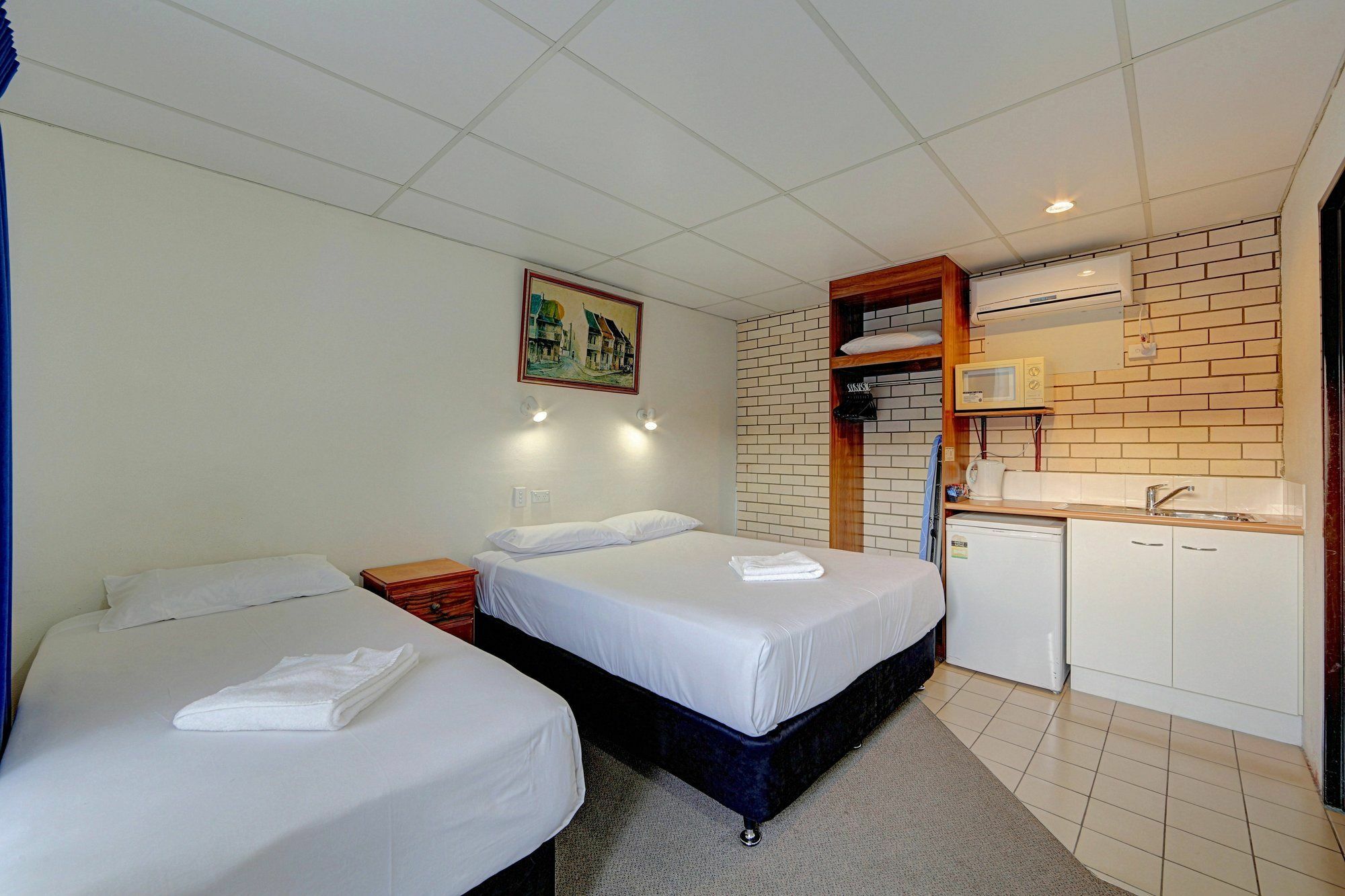 בונדברג Chalet Motor Inn מראה חיצוני תמונה